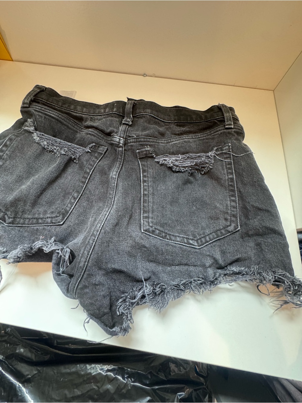 Abercrombie & Fitch Black ultra High-Rise mom Frayed Denim Shorts - Picture 3 of 6